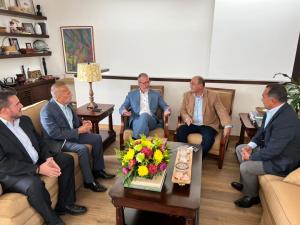 Gobernadores de Zulia, Barinas y Cojedes se reunieron con embajador James Story