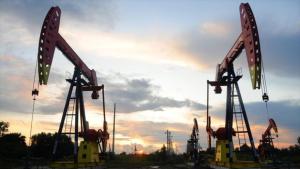Precio del barril de petróleo WTI estadounidense supera los 100 dólares tras invasión de Ucrania