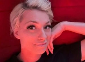 Conmoción en la industria porno tras la muerte de la actriz transgénero, Holly Parker en extrañas circunstancias