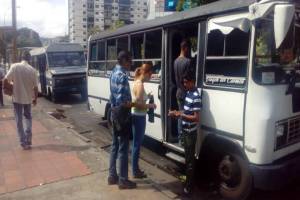 Solo 40% del transporte público en Caracas está en funcionamiento