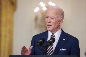 Biden ordena usar fondos afganos para las víctimas del 11-S y ayuda humanitaria