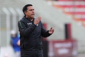 César Farías habría renunciado como técnico de Bolivia tras derrota ante Chile
