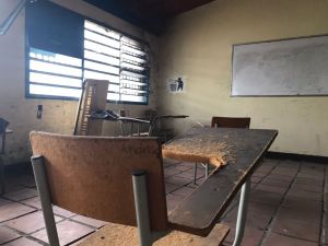 Universidades de Venezuela en peligro: delincuentes robaron puertas y ventanas en la UDO (FOTOS)