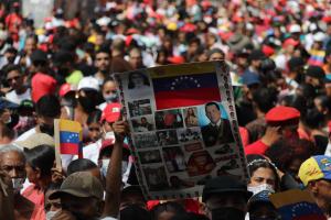 Chavistas desafiaron al ómicron para honrar los 30 años del golpe de Chávez