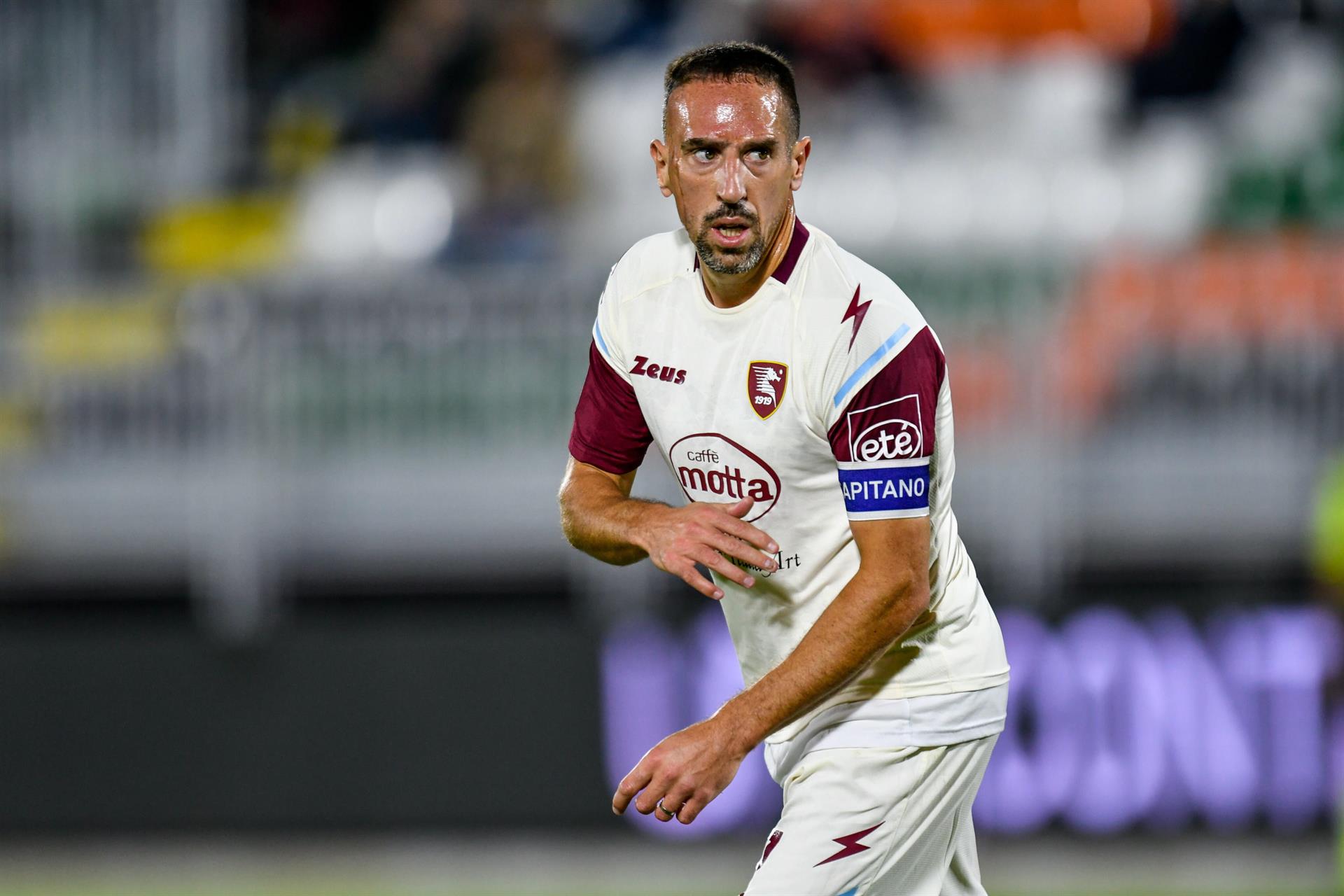La figura del fútbol francés Frank Ribery sufrió una contusión cerebral tras accidente de coche
