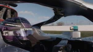 “Buscando revancha”: Primeras imágenes de Lewis Hamilton a bordo del nuevo Mercedes con el que buscará volver a protagonizar la F1