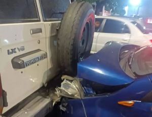 Al menos dos heridos tras colisión múltiple de vehículos en la autopista Francisco Fajardo