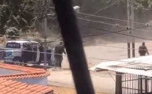 VIDEO: Enfrentamiento en Flor Amarillo de Valencia, un día después del asesinato de un policía