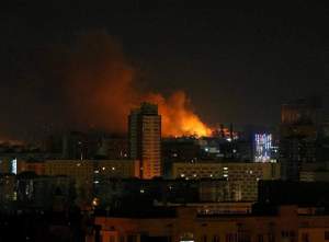 Más explosiones en las afueras de Kiev reanudaron la dura batalla (Videos)