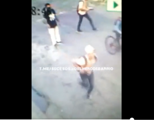 Jóvenes armados y vestidos de liceístas fueron grabados robando en Barinas