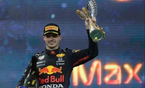Escándalo en la Fórmula Uno: ¿Red Bull le dio órdenes al director de la carrera para que Verstappen ganara?