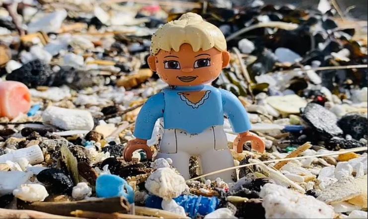 La historia de la mujer que ha buscado millones de piezas de Lego perdidas en el mar hace 25 años