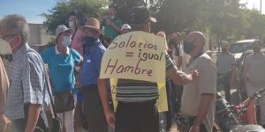 “Nos estamos muriendo de hambre”: Trabajadores públicos exigieron aumento de salario en Zulia