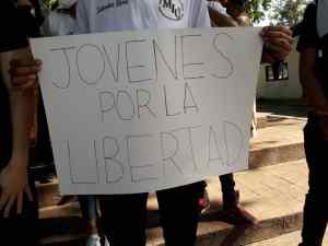 Jóvenes aragüeños exigen oportunidades que les permitan seguir en Venezuela #12Feb