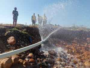 Miles de litros se pierden tras la rotura de un tubo en Cumaná: “Todo el tiempo es lo mismo”