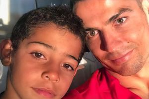 El desplante del hijo de Cristiano Ronaldo a su padre y el reto del portugués delante de todos antes de comenzar un partido (Video)