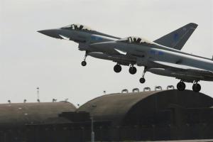Cazas británicos interceptan aviones no identificados en el norte de Escocia