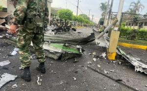 En imágenes: Ataque con carro bomba contra Ejército colombiano dejó al menos un muerto