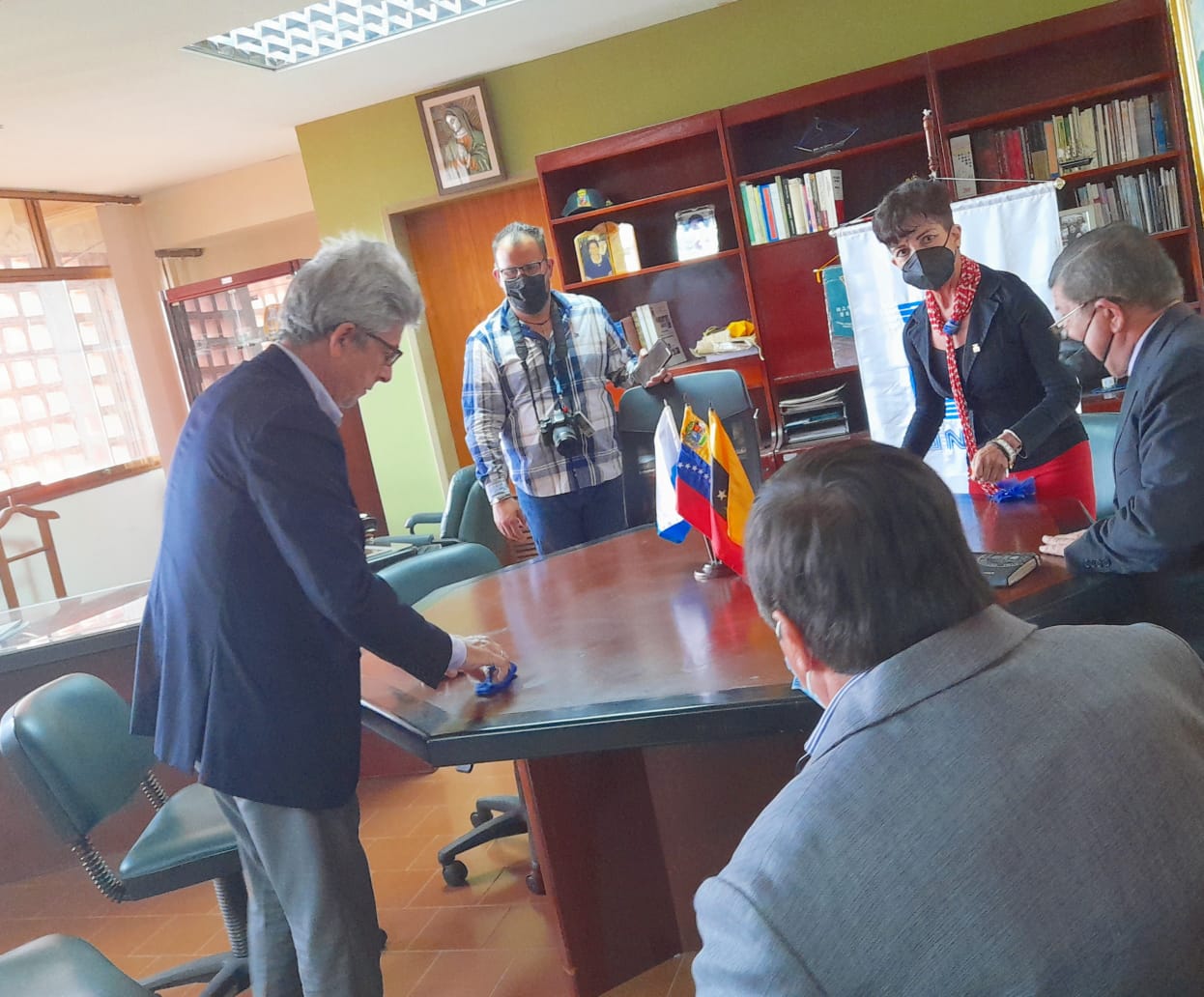 Embajador de la Unión Europea promueve proyecto de saneamiento del agua en Táchira