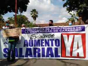 Profesores de la Universidad de Carabobo exigieron dolarizar las tablas salariales