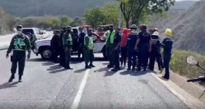 Hallaron un cadáver en la autopista Caracas – La Guaira este #4Feb (Video)