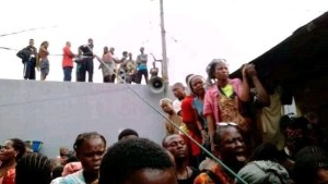 Mueren 26 personas electrocutadas al cortarse un cable eléctrico en el Congo