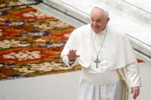 El papa Francisco: Qué triste cuando pueblos cristianos piensan en hacer la guerra