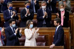 Pablo Casado se despide del Congreso y abandona el hemiciclo entre aplausos