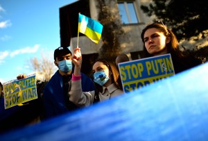 Venezolanos en Ucrania podrán contactarse con la embajada en Bulgaria para buscar protección
