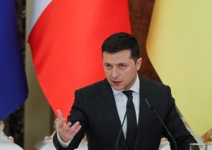Parlamento de Ucrania aprobó el estado de emergencia nacional