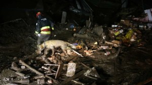 Asciende a 22 la cifra de muertos por un aluvión en la capital de Ecuador