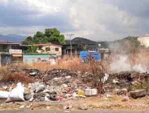 Alarma en el barrio La Coromoto de Maracay: quema de basura tiene a vecinos con problemas respiratorios