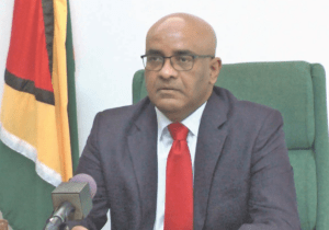 Polémica en Guyana por presuntos sobornos chinos para lograr grandes contratos