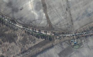 Imagen Satelital: Convoy militar ruso de longitudes kilométricas amenaza a Kiev