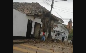Explotó una “motobomba” en estación de la policía colombiana en Cauca (Videos)
