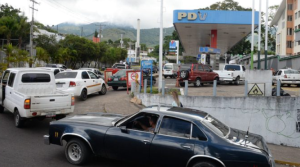 Régimen de Maduro redujo el suministro de combustible en Táchira