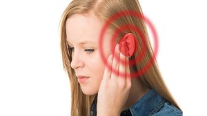 Tinnitus, el nuevo síntoma identificado en infectados por ómicron