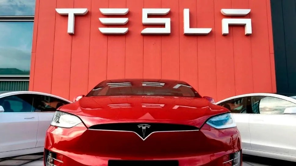 Tesla ofrece trabajo y salarios MONUMENTALES: estas son las vacantes y el procedimiento de postulación