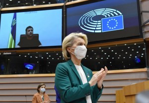 “Somos fuertes, somos ucranianos”, Zelenski ante el Parlamento Europeo