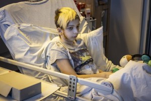 Niños de un hospital pediátrico de Kiev sufren el “terrible” traumatismo de la guerra