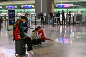 Anulados todos los vuelos en Shanghái debido al tifón Muifa