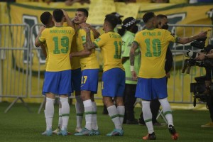 Brasil aplastó a Chile y dejó en jaque su sueño de ir al Mundial