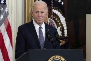 Biden participará de cumbre virtual sobre el Covid-19 con fondos reducidos