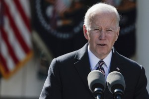 El Gobierno de Biden, demandado por varios estados tras polémica decisión sanitaria (Detalles)