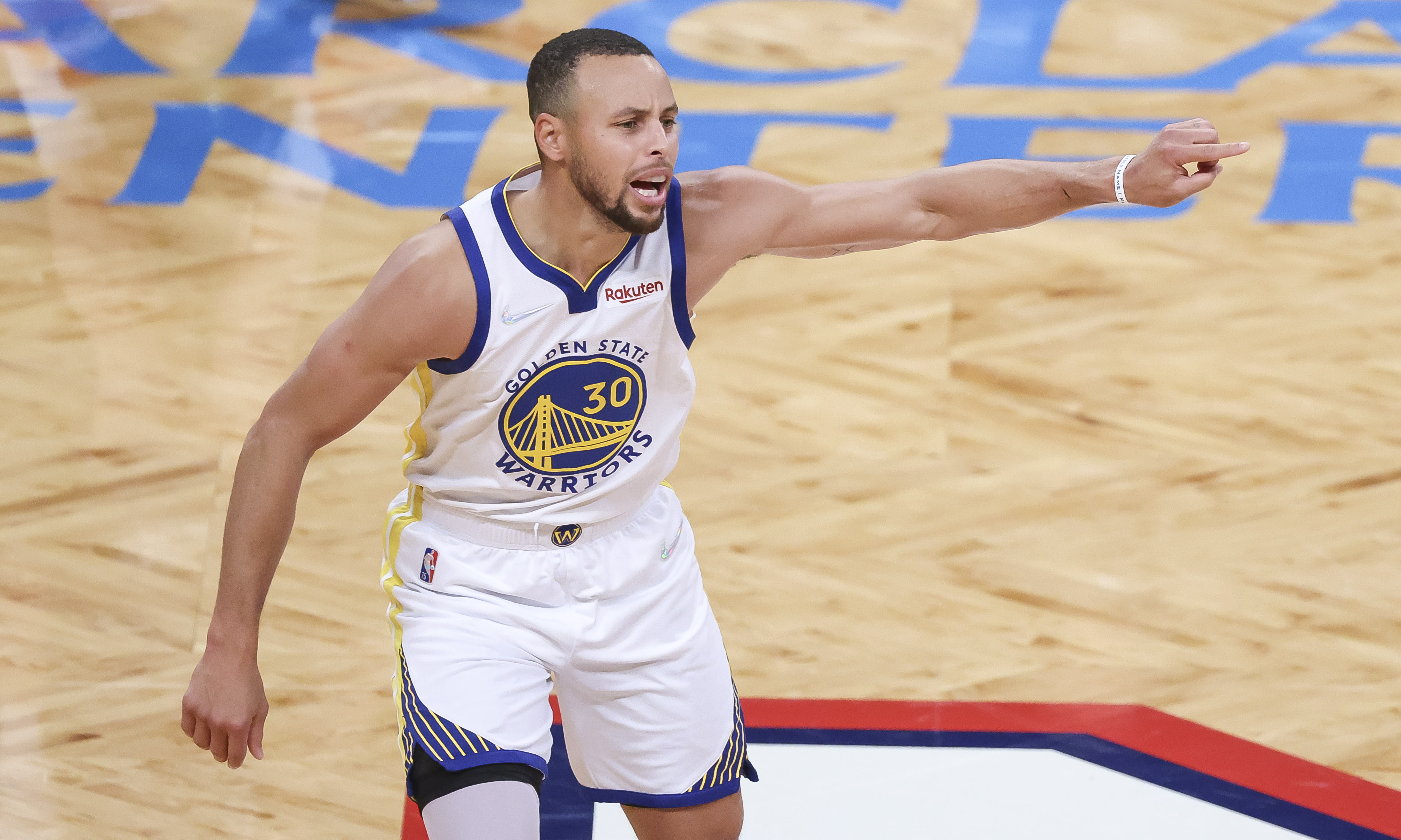 NBA: Steph Curry estará de baja hasta comienzo de los “playoffs” por una lesión en el pie