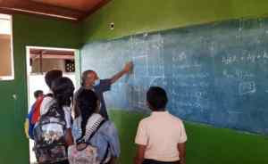 Docentes cuestionaron el sesgo político del chavismo con su plan para “reparar” escuelas en Venezuela