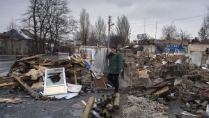 Bachelet denuncia la destrucción casi total de un pueblo al este de Ucrania tras invasión rusa