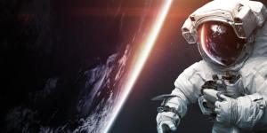 ¿Cómo moriría un astronauta si se quitara el traje al estar en el espacio?