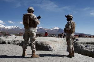 Chile extiende quince días la militarización en el norte por la crisis migratoria