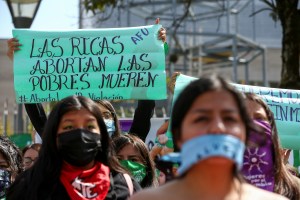 Presidente Lasso vetó parcialmente ley del aborto por violación en Ecuador